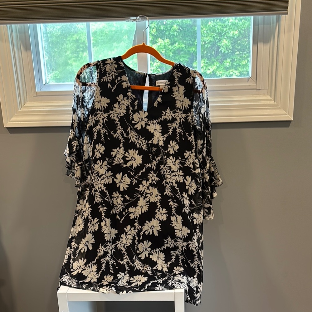 Calvin Klein Black and White Ruffled 3/4 Sleeve Blouse color is navy blue